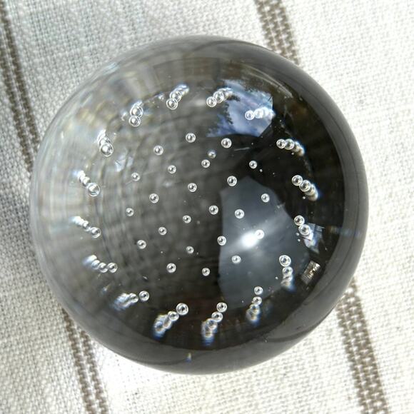 Vintage Mid Century Modern Clear Controlled Bubble Art Glass Paperweight - Picture 2 of 11